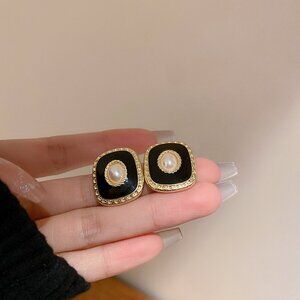 Women’s Real Gold-Plated Square Pearl Stud Earrings | Silver Needle Posts